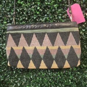 Triangular Pattern Crossbody Bag in Black and Green